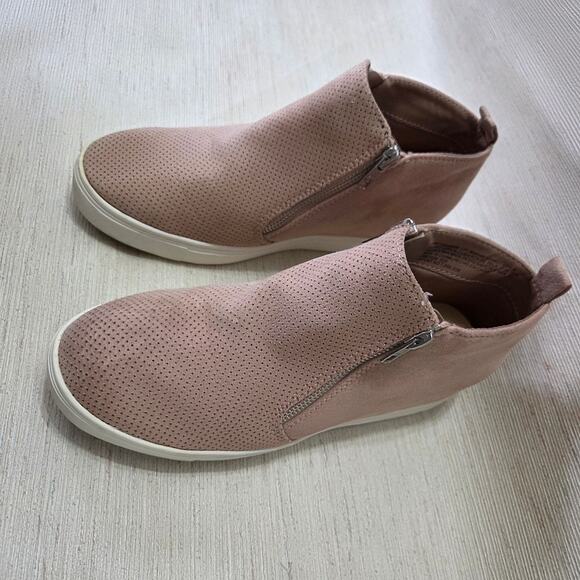 Time and Tru Woman's Pink Ankle Zip Up Booties Size 8 - Picture 3 of 8